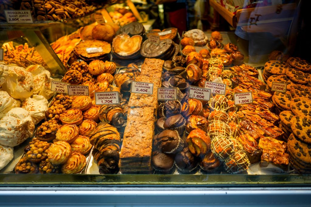 panaderia-display-baked-goods